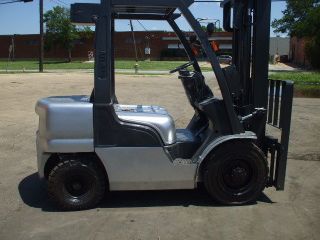 Late Model Nissan Diesel Air Tire Forklift photo