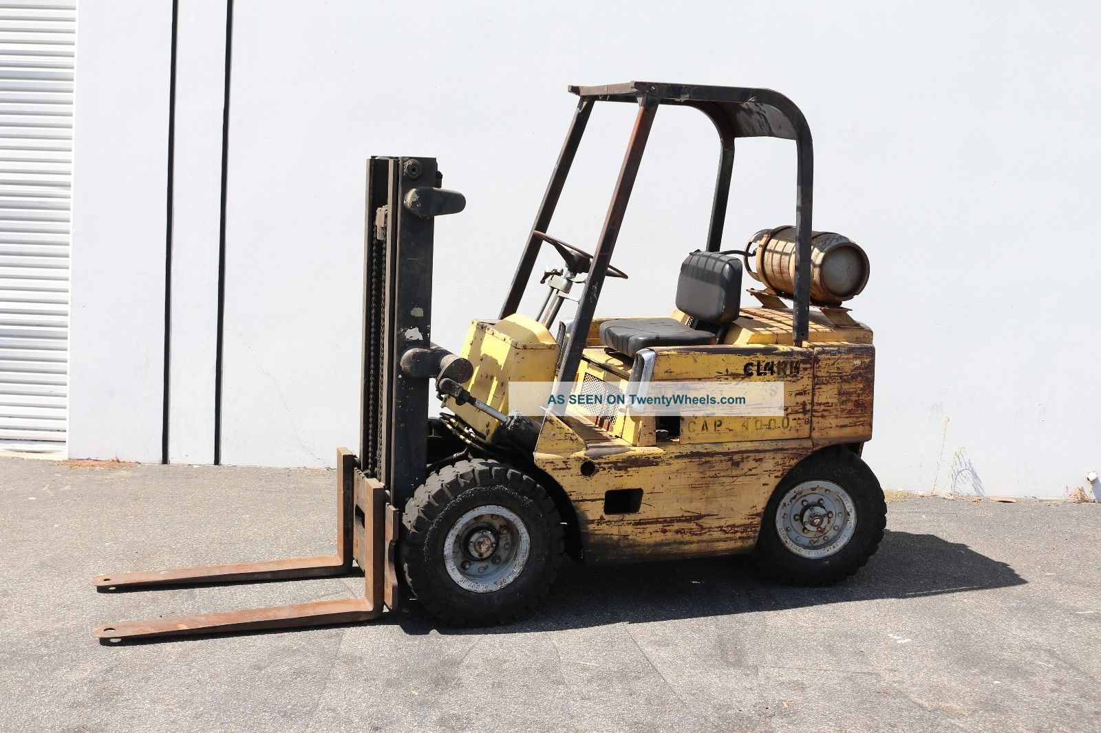 Clark Fork Lift 4000 Cap Lpg 2 Stage 42 