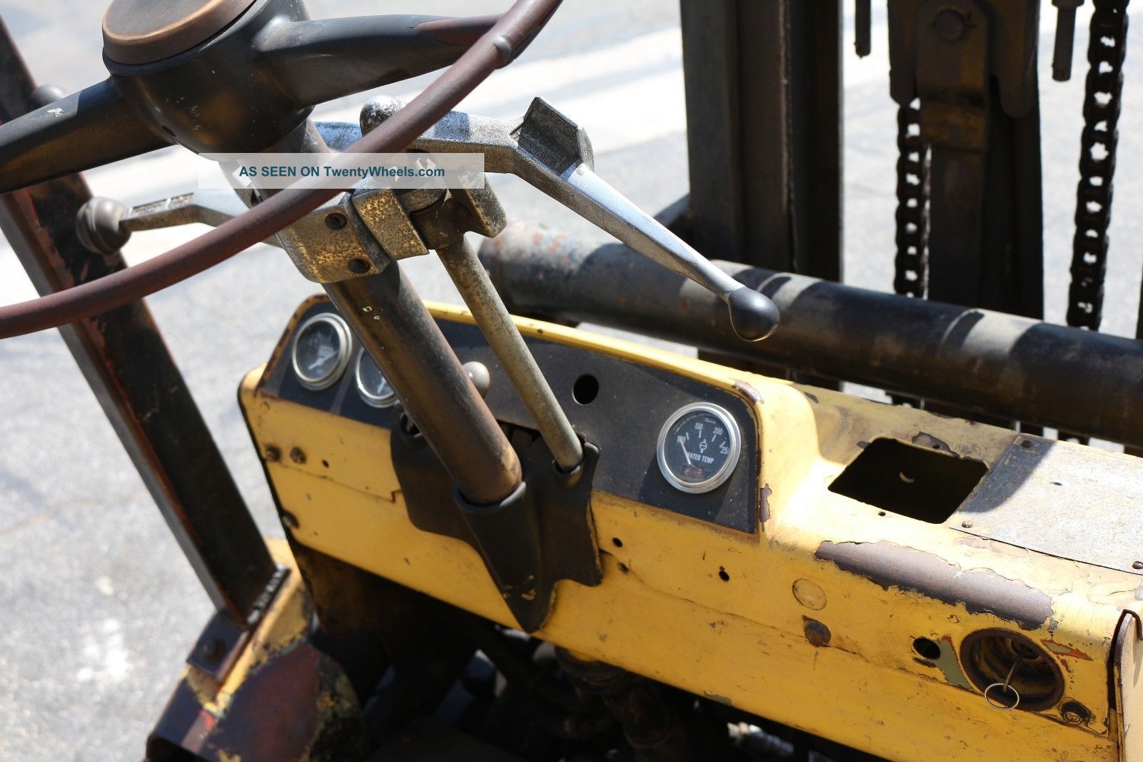 Clark Fork Lift 4000 Cap Lpg 2 Stage 42 " Forks 110 " Reach