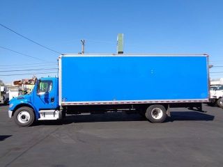 2012 Freightliner M2 26 ' Box Truck photo