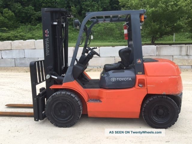 2012 Toyota 7fdu35 Diesel Pneumatic Tire Forklift Lift Truck Forklifts photo