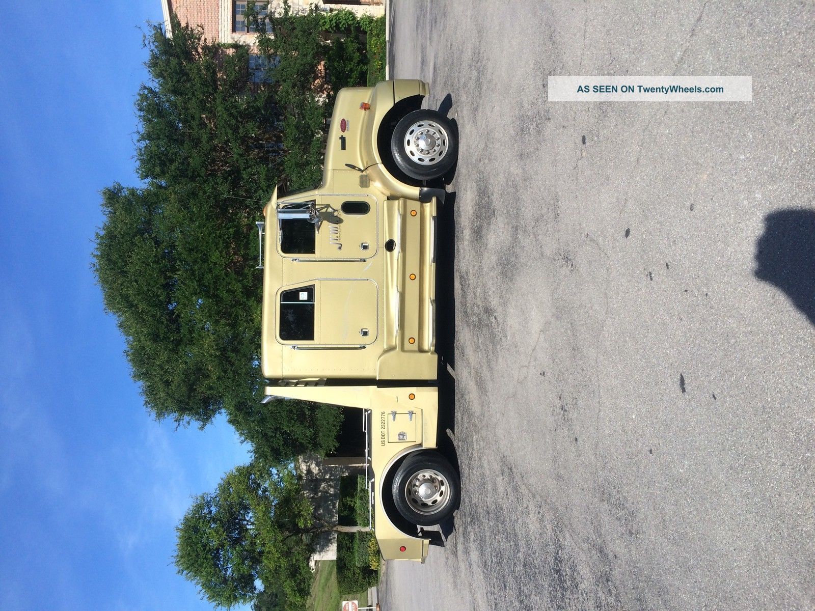 2003 Peterbilt 330 Other Medium Duty Trucks photo