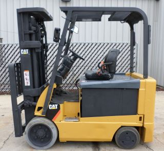 Caterpillar Model E6500 (2011) 6500lb Capacity Great 4 Wheel Electric Forklift photo