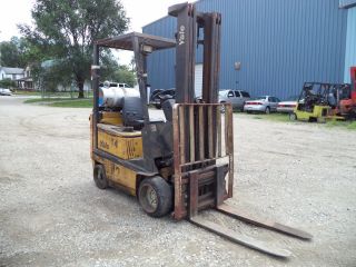 Yale Model Glc030,  3,  000,  3000 Cushion Tired Forklift,  3 Stage,  Side Shift photo