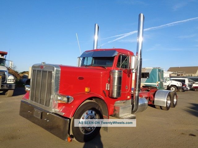 1993 Peterbilt 379 Daycab Truck Daycab Semi Trucks photo