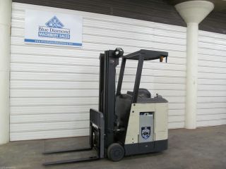 Crown Rc30 - 20,  3,  000 Lb.  Electric Forklift,  Three Stage,  Sideshift,  Toyota,  Yale photo