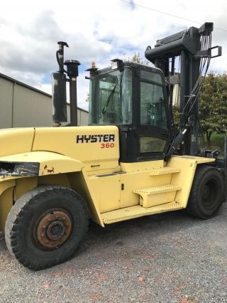 Hyster H360 Heavy Duty Industrial Forklift photo