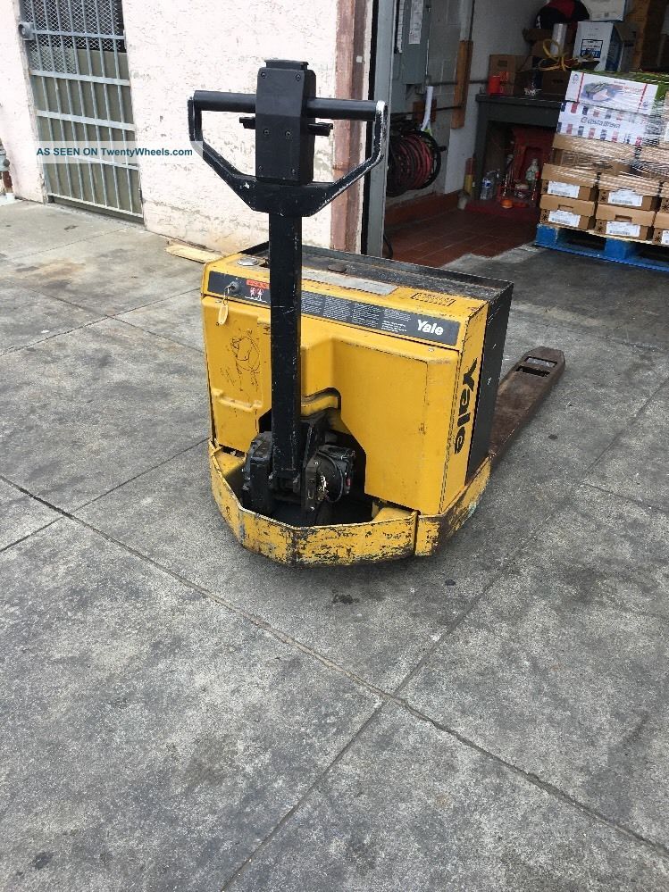 yale-electric-pallet-jack