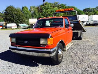 1987 Ford Tow Truck photo