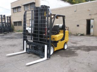 2011 Yale 8000 Lb Forklift,  Side Shift,  Triple Mast 100/207 photo