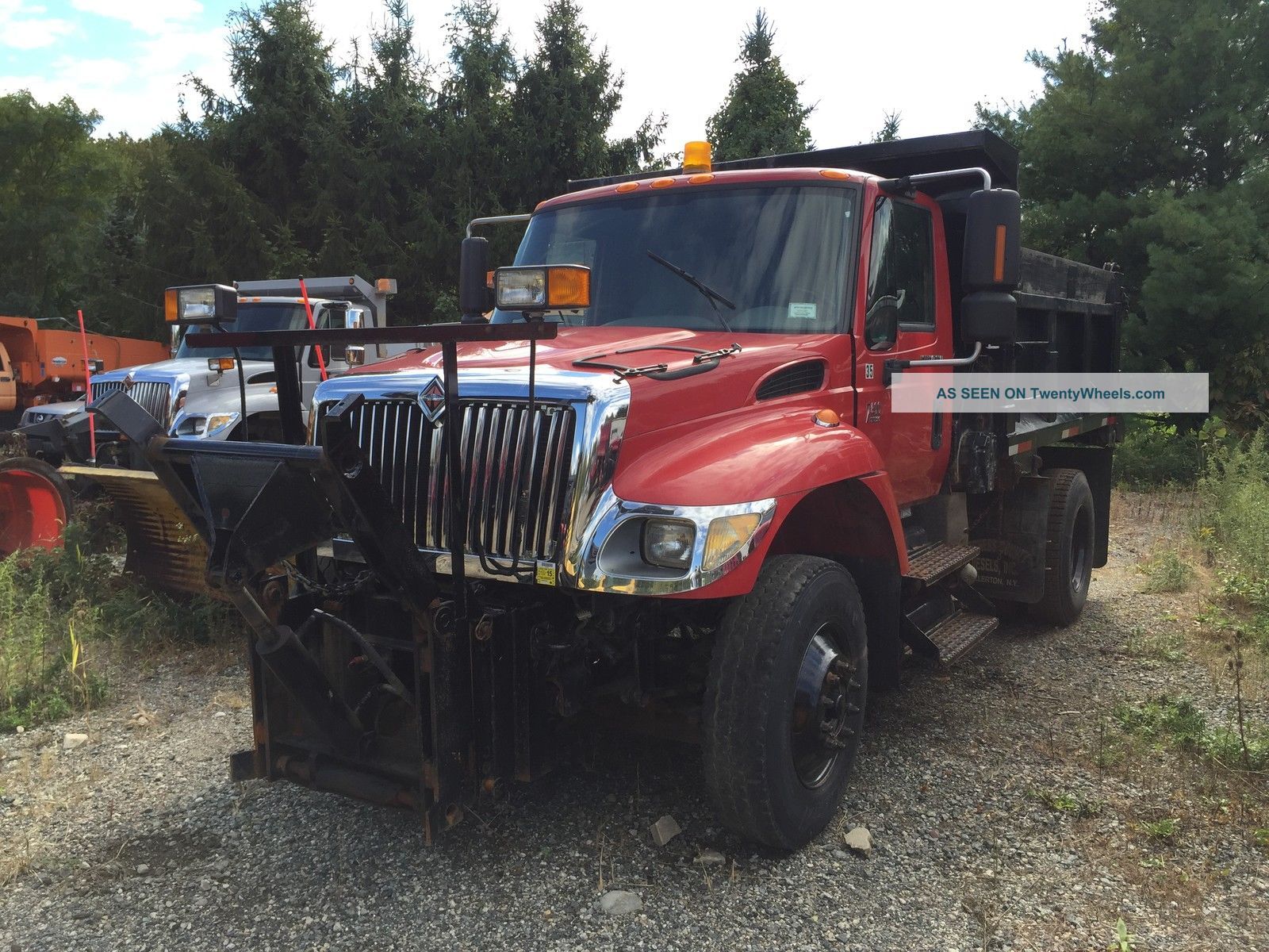 2003 International 7400 Dump Trucks photo