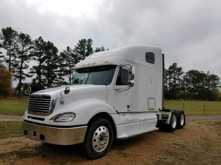 2007 Volvo Vnl64t Tandem Axel Daycab photo