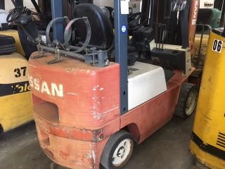 Nissan 5,  000bs Forklift Warehouse Type Cpj02a25 20 ' Lift Height photo