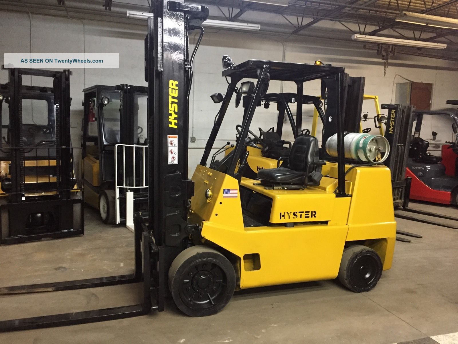 1996 Hyster 8000 Pound Forklift Triple Mast Cushion Tires Forklifts photo