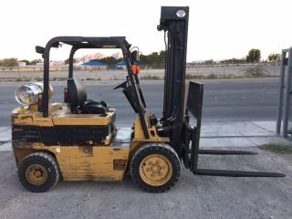 Daewoo Forklift - 6,  000lb Capacity - 3 Stage Mast W/ Side Shift photo