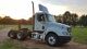 2005 Freightliner Columbia Tandem Axel Daycab Daycab Semi Trucks photo 2
