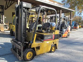 Daewoo 6,  000 Lb.  Lp Gas Forklift,  Pneumatic Triple,  Triple,  Sideshift photo