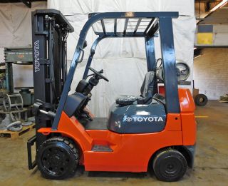 2003 Toyota 7fgcu20 4000lb Cushion Tire Forklift Lpg Lift Truck Hi Lo 83/189 photo