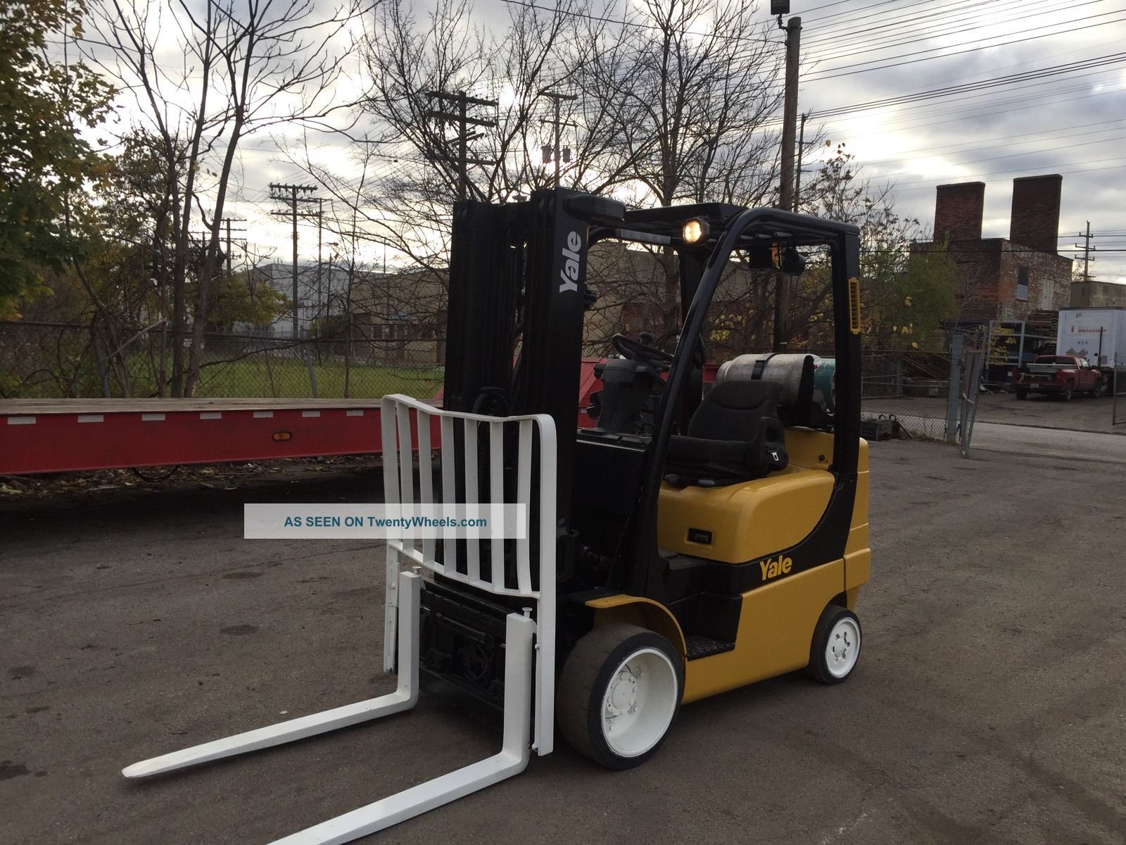 2007 Yale Forklift With Sideshift Triple Mast Rental Specs Forklifts photo