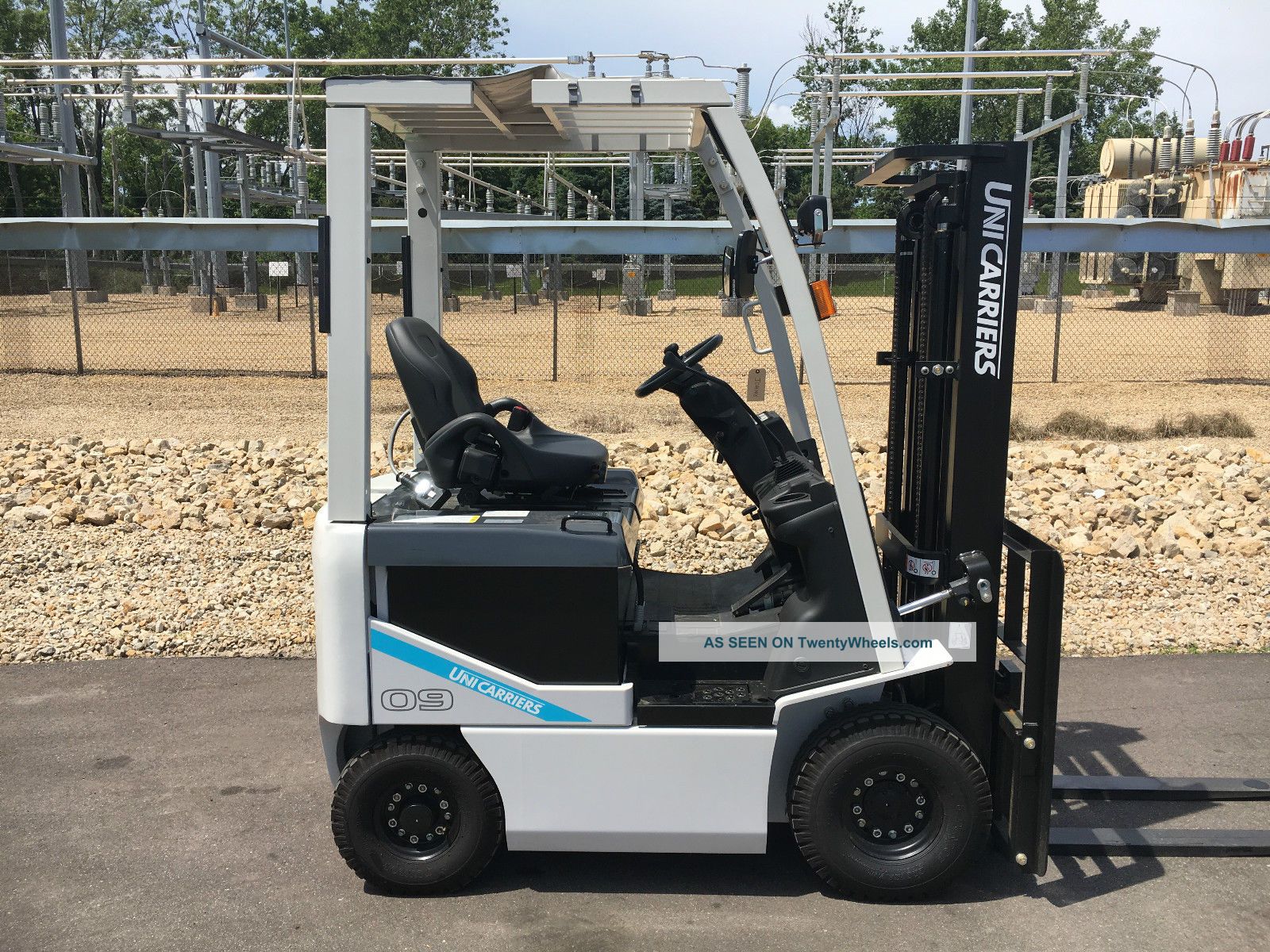2015 Unicarriers Fb09 2000lb Forklift,  Pneumatic Ride On Electric Forklifts photo