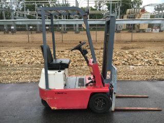 Ultra Compact Nyk Fb5 1000lb Forklift,  Pneumatic Ride On Eectric photo