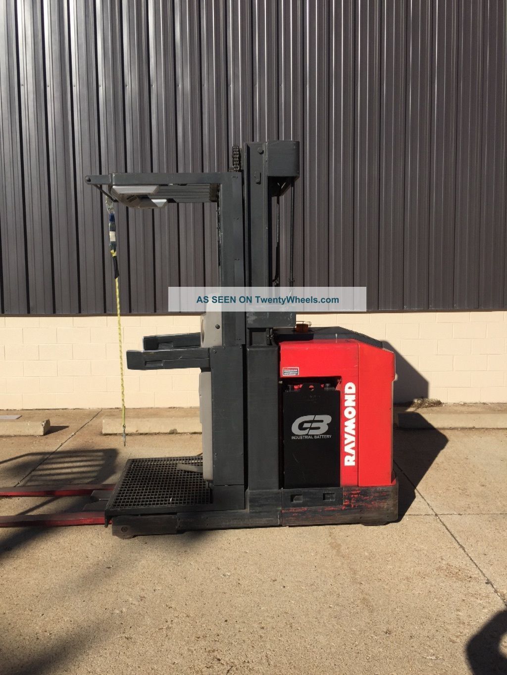 Raymond Easi - Opc30tt Electric Order Picker Forklifts photo