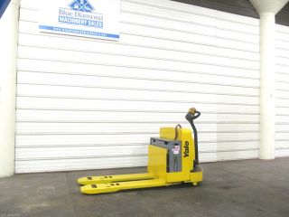 2008 ' Yale Mpw065,  6,  500 Electric Pallet Jack,  Reconditioned Battery, photo