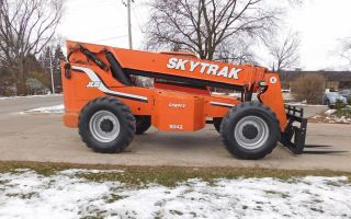 2008 Skytrak 8042 8000lb Pneumatic Telehandler Diesel Lift Truck W/ Cab 4x4x4 photo