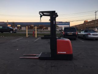 2004 Raymond Forklift Order Picker 2200lb Capacity 120 