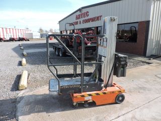 2004 Jlg 12sp Electric Personnel Lift - Genie - Very photo