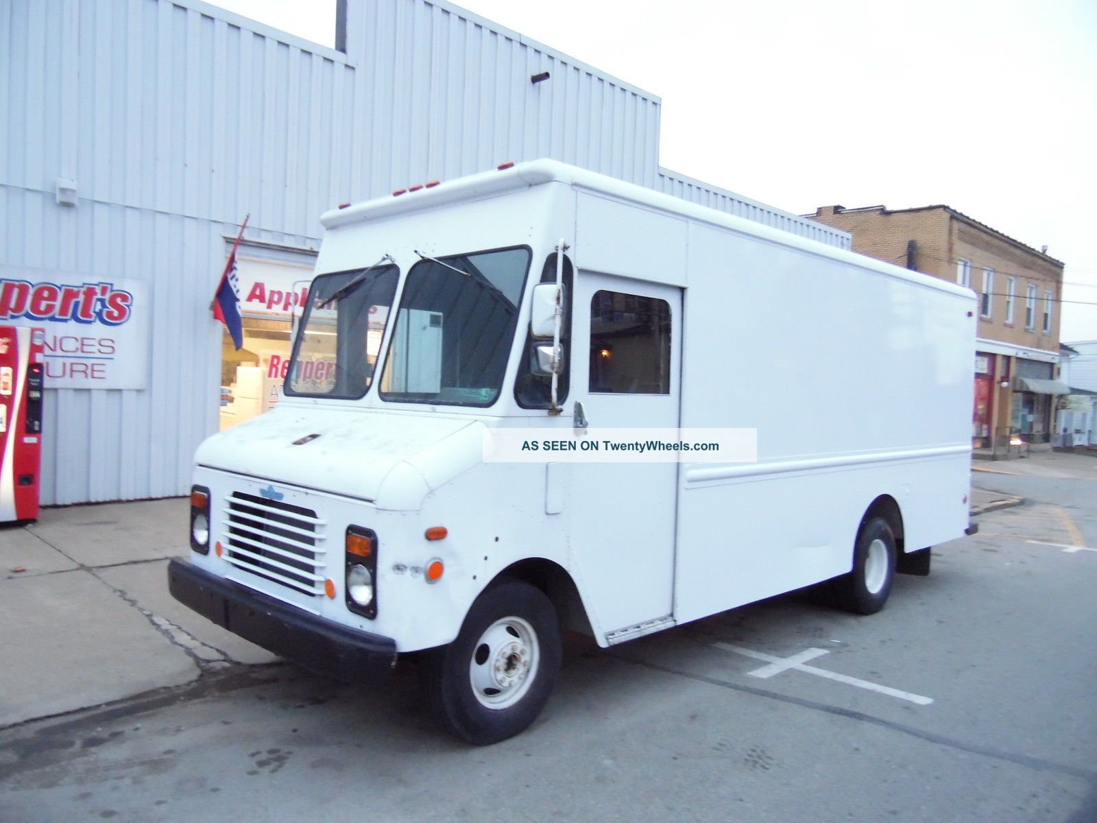 1986 Chevrolet P - 30 Step Panel Van Kurbmaster Deilvery Truck Step Vans photo