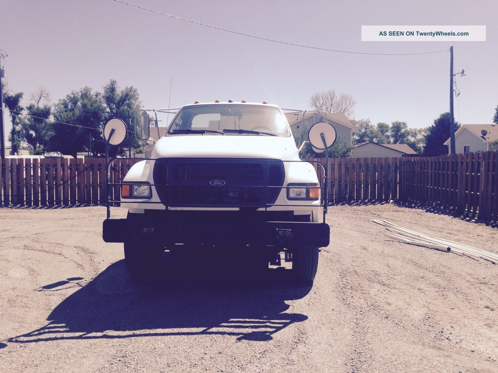 2000 Ford 750xl Box Trucks & Cube Vans photo