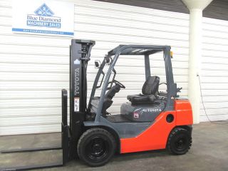 2009 Toyota 8fgu25 5,  000 Forklift,  Solid Pneumatics,  Triple Mast,  Sideshift photo