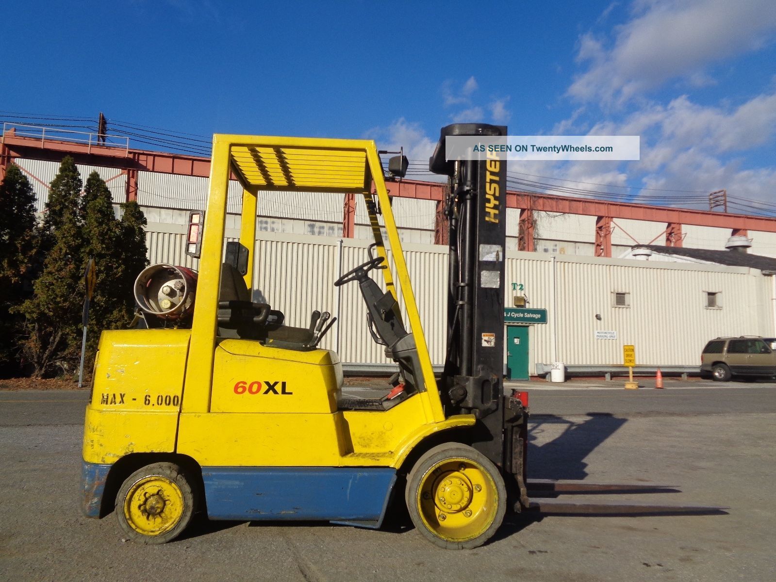 Hyster S60xm 6, 000lb Forklift Propane Side Shift Triple Mast