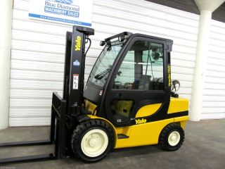 2007 ' Yale Glp070,  7,  000 Pneumatic Tire Forklift,  Cab,  Sideshift,  Lpg,  Veracitor photo