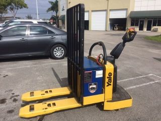2009 Yale Electric Pallet Jack / Lift Truck 6,  000 Lbs Capacity Stock 2736 photo