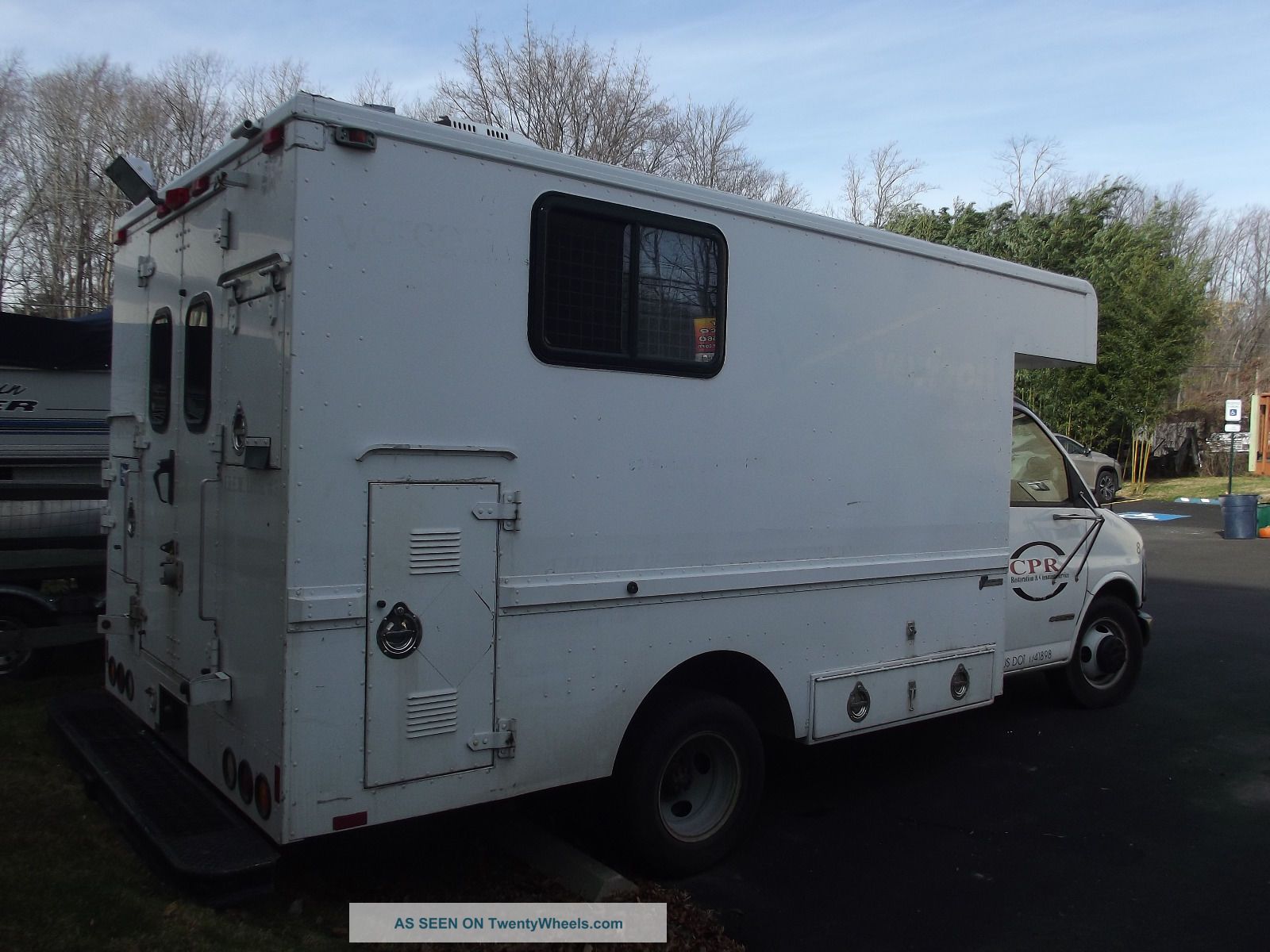 1998 Gmc G3500 Box Trucks & Cube Vans photo