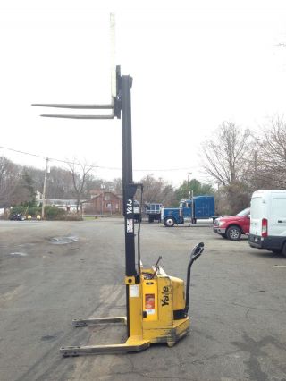 2000 Yale Walkie Stacker Forklift photo