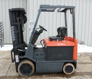 Toyota Model 7fbcu30 (2007) 6000lbs Capacity Great 4 Wheel Electric Forklift photo