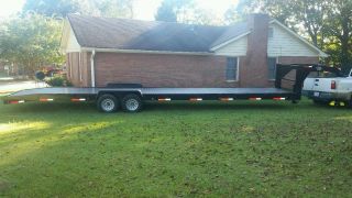 Gooseneck Flatbed Trailer photo