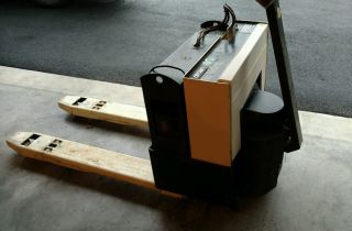 Crown Battery Powered Pallet Jack Forklift photo
