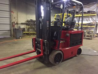 2012 Raymond 5000 Lb Electric Forklift With Side Shift And Fork Positioner photo