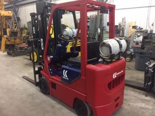 Kalmar Komatsu Forklift Lp 3 Stage 3000lb photo