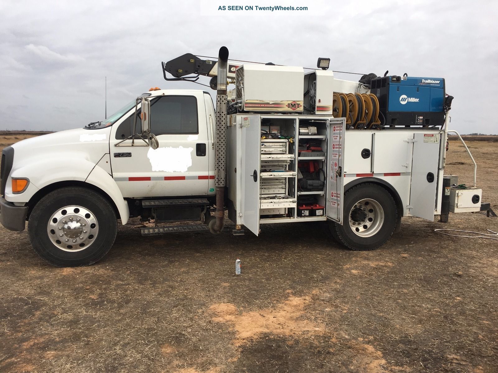 2005 Ford F750 Utility & Service Trucks photo