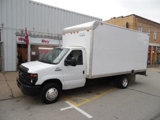 2008 Ford E - 350 Duty Delivery Van 16 Foot Box Truck photo