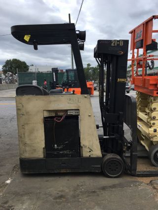 Crown Rc3020 - 30 Counterbalance 36 Volt Electric Stand Up Forklift (4 Stage) photo