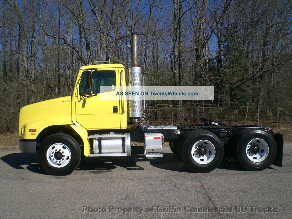 2004 Freightliner Tandem Tractor Just 47k One Owner Nc Truck Daycab Semi Trucks photo