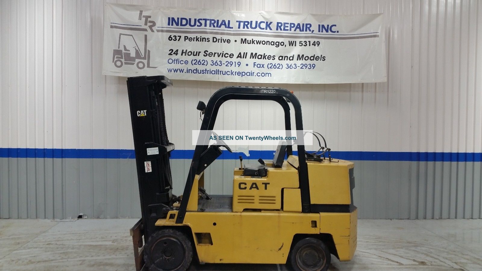 Caterpillar Forklift Tc100d Triple Mast 10,  000lb Capacity Forklifts photo