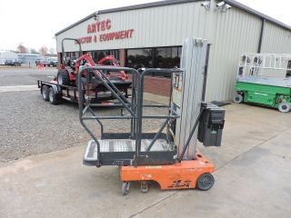 2004 Jlg 12sp Electric Personnel Lift - Genie - Very photo