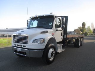 2006 Freightliner M2 Business Class photo